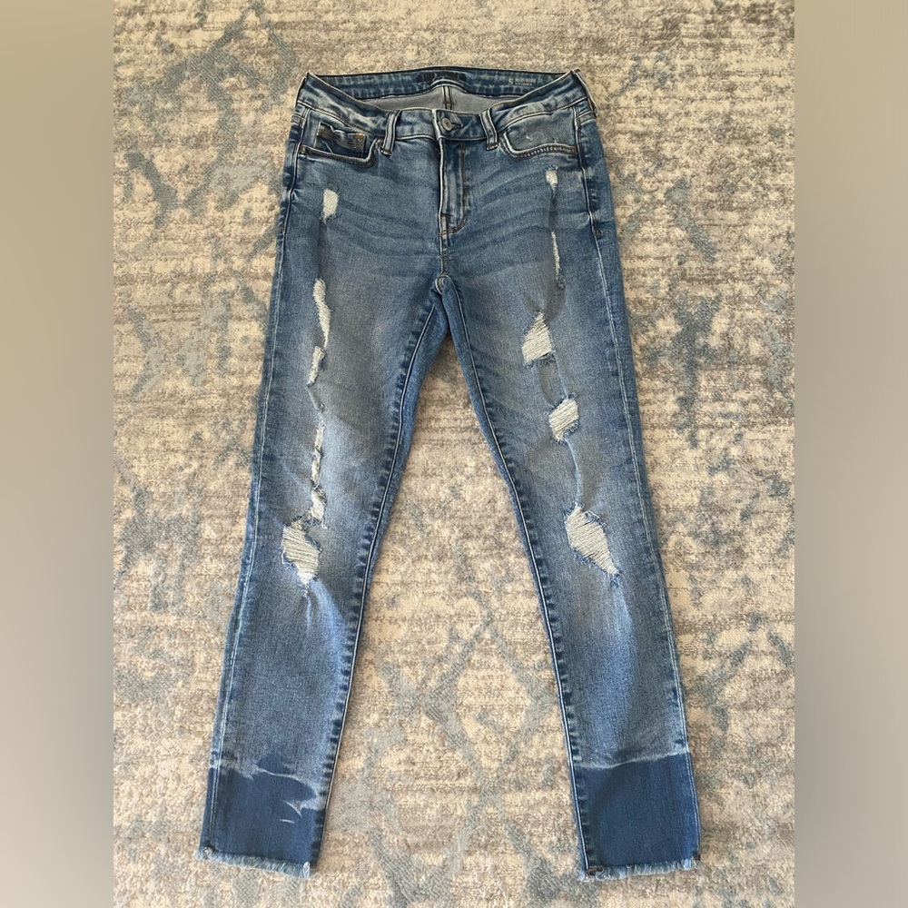 Size 5 Arizona Jean Co Mid-Rise Ripped Skinny Jeans